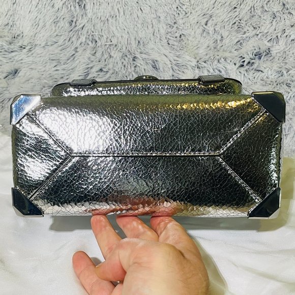 EUC - MICHAEL MK MANHATTAN MEDIUM CRACKLED METALLIC LEATHER SATCHEL (30T9MNCS6M) - Picture 8 of 11